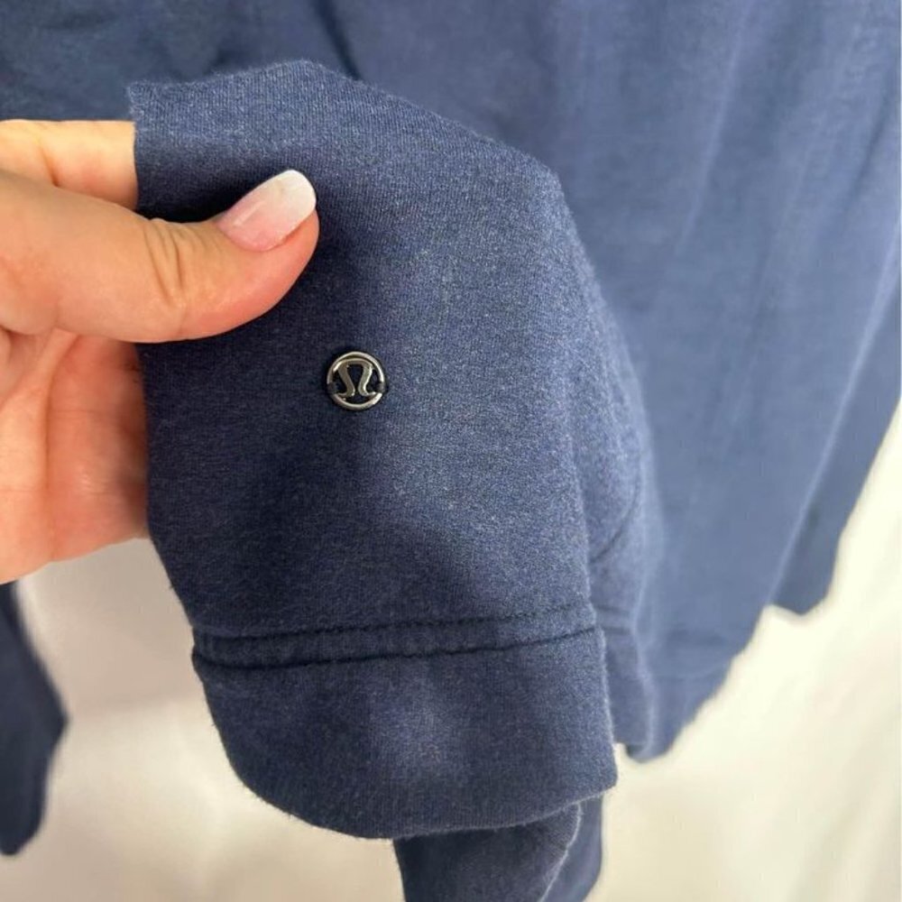 Lululemon woman’s cardigan wrap. 2 button, pockets. Size 4. Navy blue. - Picture 5 of 9